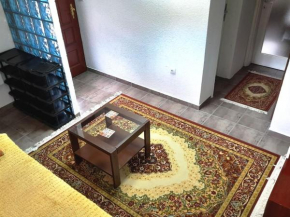 Cozy guest apartment very quiet and pleasant : )